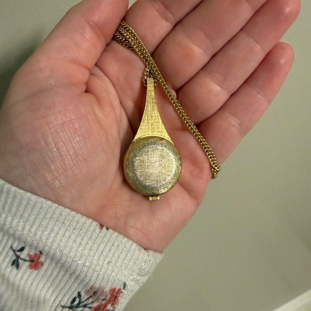 Vintage Watch Pendant Necklace - Picture 3 of 4